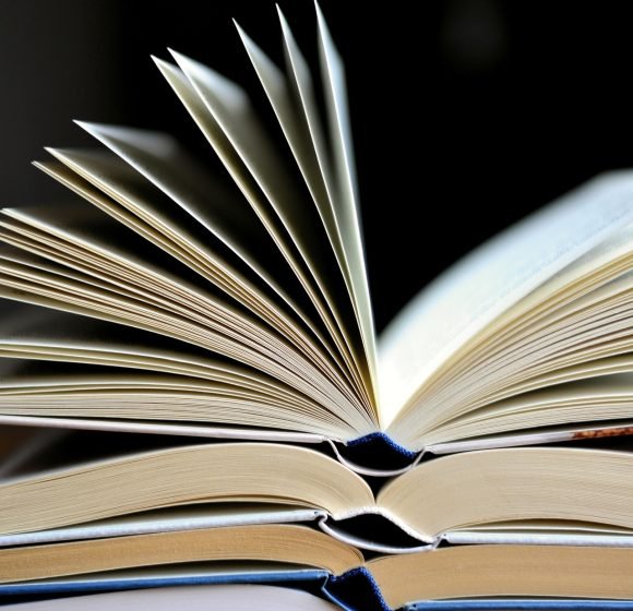 book-3964050_1920